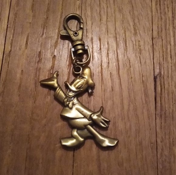 Disney Accessories - Donald Duck key chain